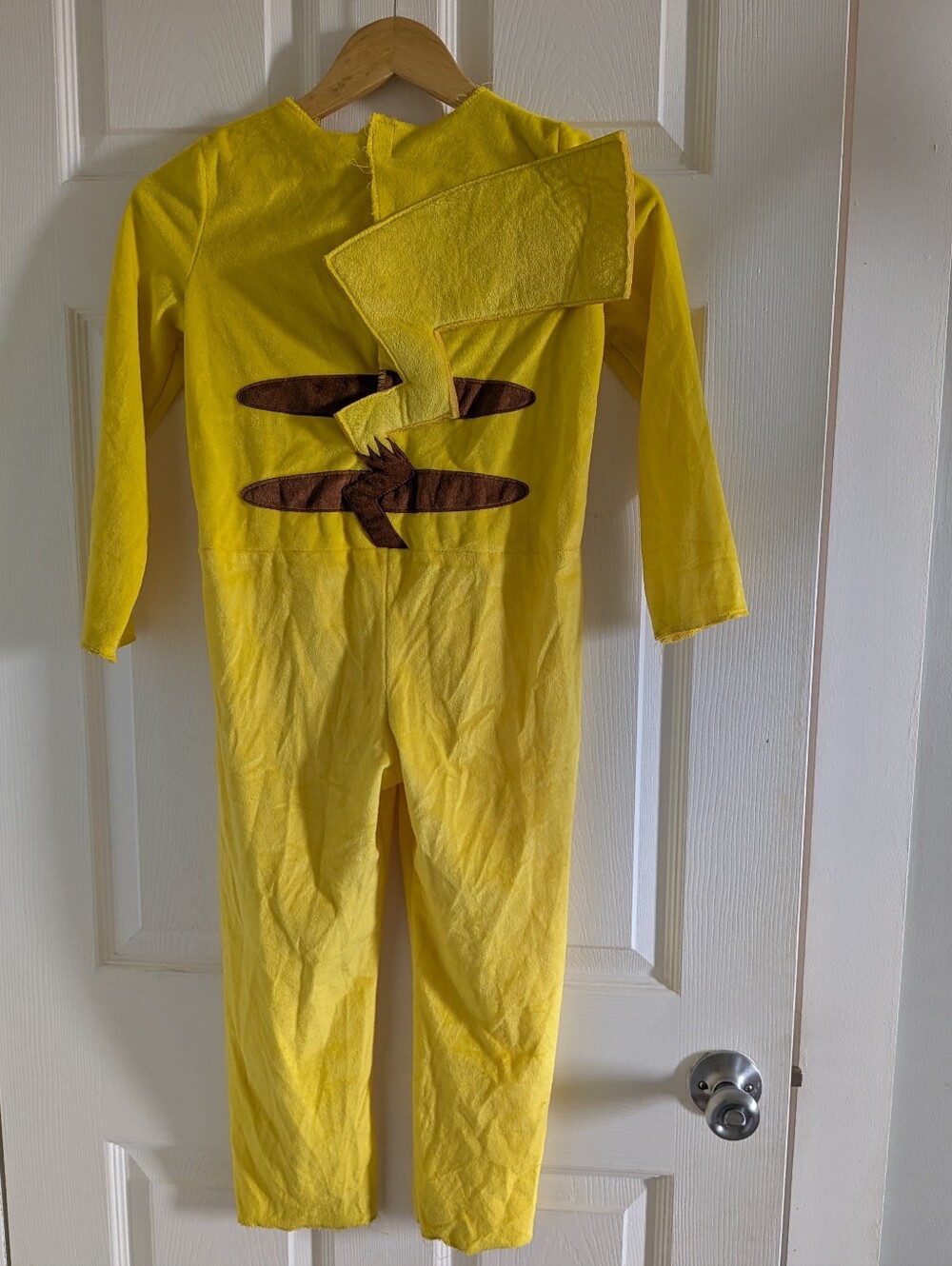 Like new Pikachu 5T costume!